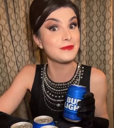 Dylan mulvaney bud light commercial - Apr 25, 2023 · Anheuser-Busch InBev continues to deal with the fallout of a social media promotion for its Bud Light beer featuring Dylan Mulvaney, a transgender influencer, earlier in April. 